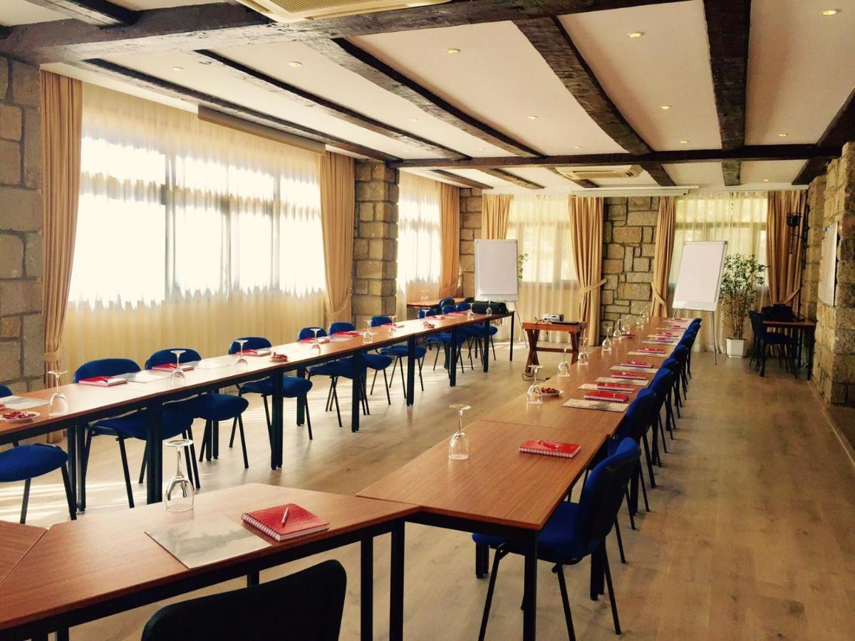 נאבאסראדה Hotel Rural Spa & Wellness Hacienda Los Robles מראה חיצוני תמונה