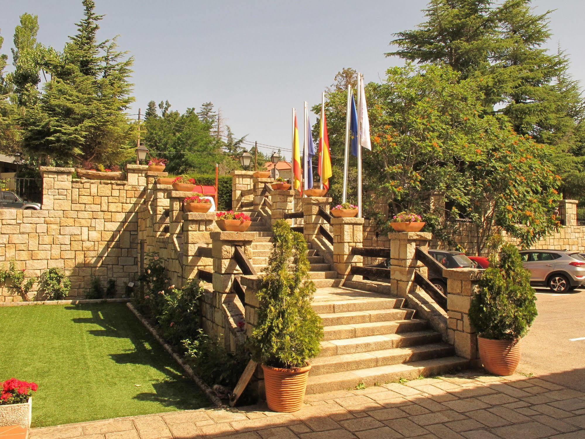נאבאסראדה Hotel Rural Spa & Wellness Hacienda Los Robles מראה חיצוני תמונה