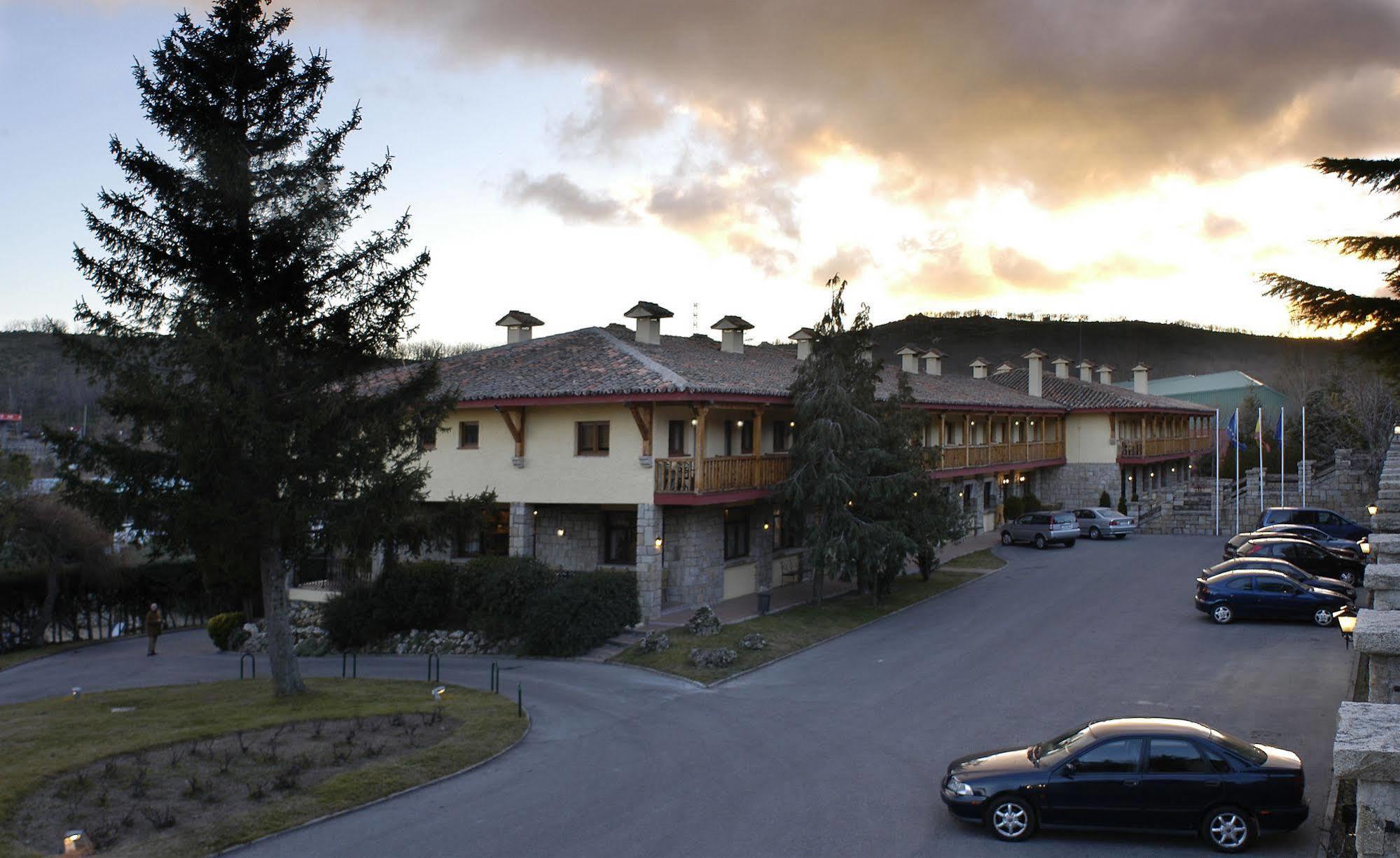 נאבאסראדה Hotel Rural Spa & Wellness Hacienda Los Robles מראה חיצוני תמונה